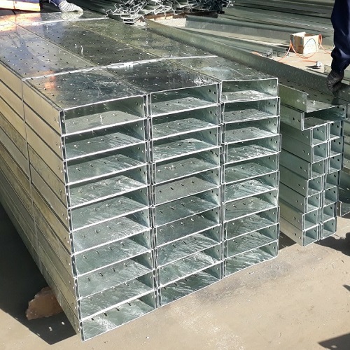 máng cáp mạ kẽm nhúng nóng 300x100