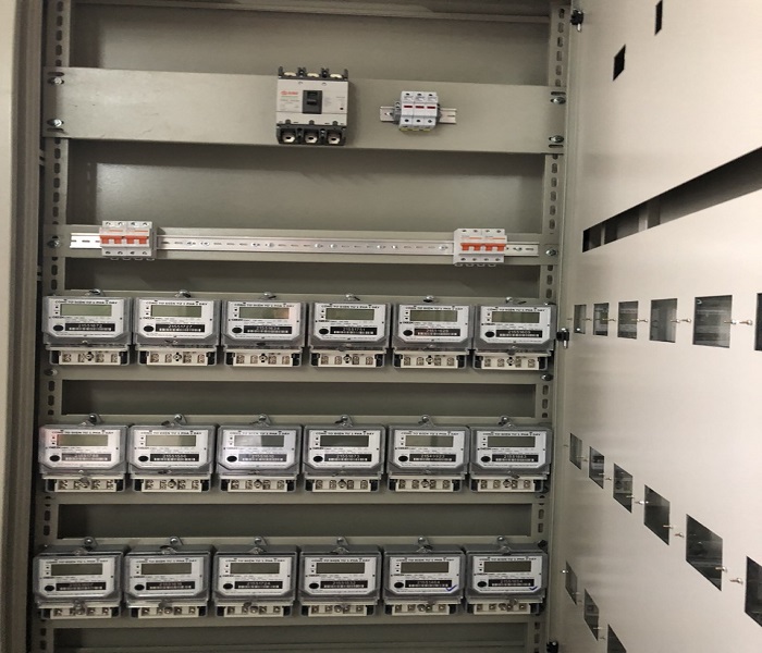 lắp đặt vỏ tủ điện công tơ, codiensonha.vn