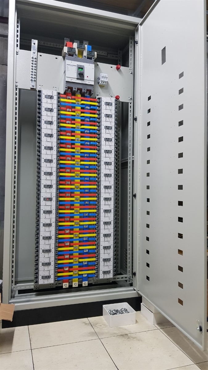 lắp đặt tủ điện 3 pha